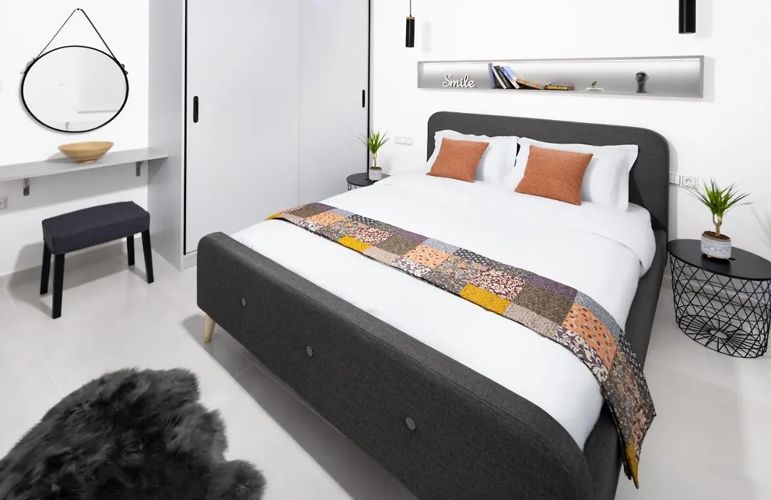 Andos Cozy & Luxury Upgraded Apartment